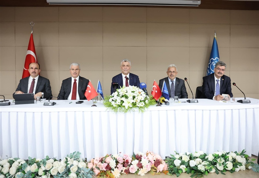 Ticaret Bakanı Ömer Bolat STK Temsilcileriyle Bir Araya Geldi