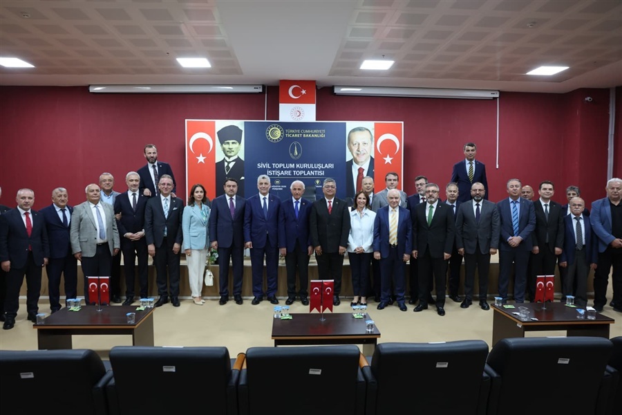 Ticaret Bakanı Ömer Bolat, Kütahya'da STK Temsilcileriyle Bir Araya Geldi